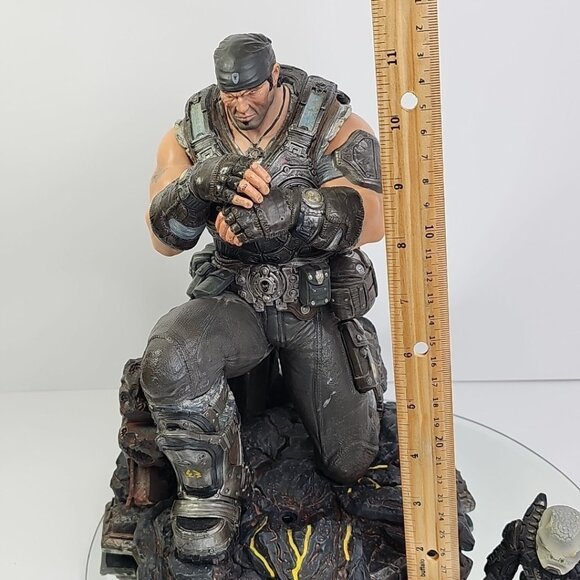 Triforce Gears of War 3 Collector Edition Marcus Fenix Statue No Gun Some Damage - Picture 13 of 16
